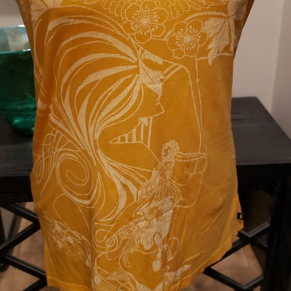 Summery and Cool Tank - Picture 2 of 4